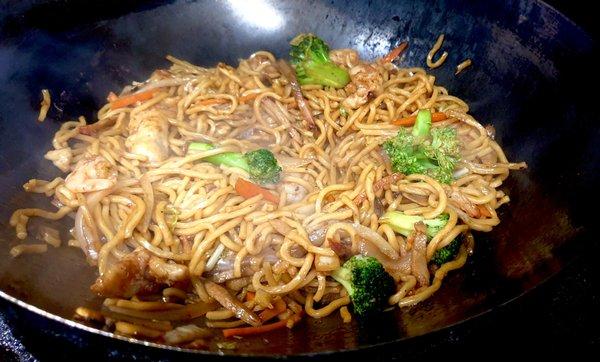 House Special Lo Mein