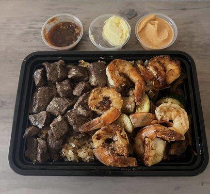 Steak & Shrimp Plate w/fried rice  (Steak sauce, garlic butter, yum yum sauce)