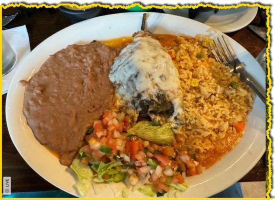 Chile Relleno es plato GRANDE