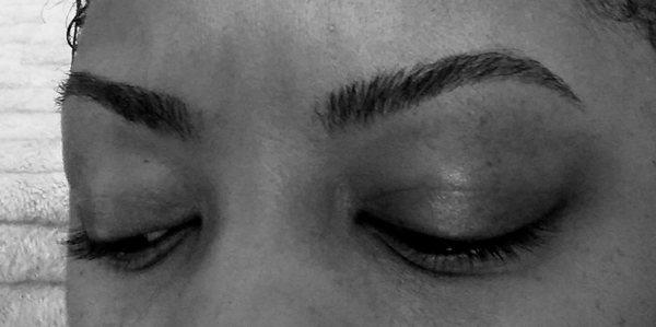 B&W pic to show brow definition