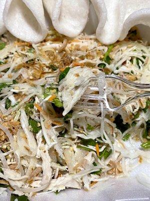 G1 GỎI GÀ:Chicken Salad - tender pieces of chicken in the salad