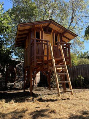 Playhouse ,Den .Reading room in the garden .