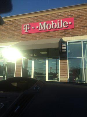 T Mobile storefront in Absecon NJ