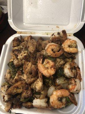 This is a mojo chicken and shrimp (only served on Tuesday) sooooooo good