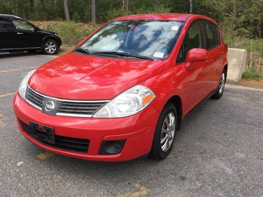 This 09 Nissan Versa Hatchback is priced $1500 below the NADA Suggested Retail Price..Our price $4,294 Call Today! www.horselesscarriage.biz