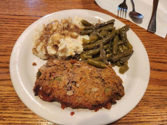 Meatloaf and mashed potatoes lunch special