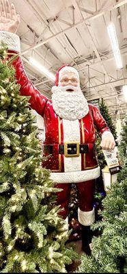 At HOME DEPOT , found this gorgeous Santa  at their HOLIDAY AREA