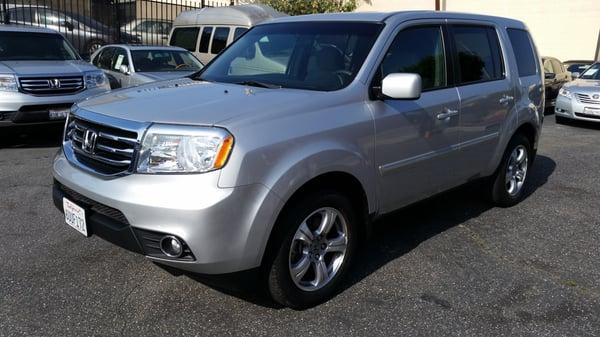 SOLD !! Thank you !!
2012 Honda Pilot EX
Mileage:29,860
$22,900
Call for more info.