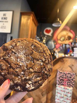 Chocolate sea salt cookie