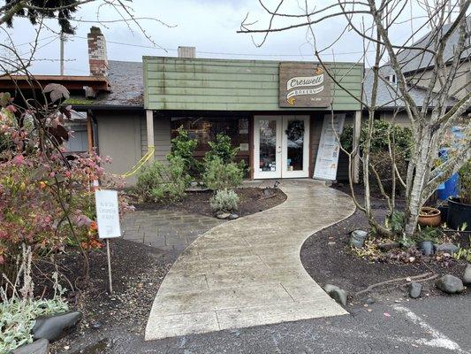 Not much to look at during winter @ Creswell Bakery in Creswell, OR.