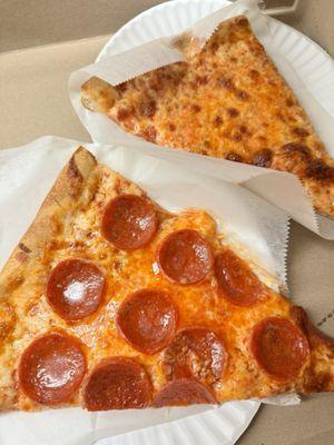 Regular slice & pepperoni slice