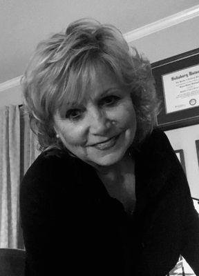 Susan Saunders, Certified Mediator, Licensed Professional Counselor with 18+ years experience working with couples, families in conflict.