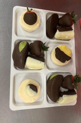 Delicious , fresh chocolate dipped fruit and cheesecake box!