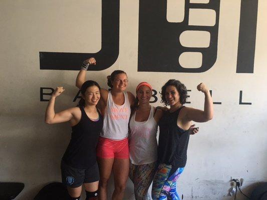 Midday Group - Strong Powerlifting and Weightlifting Women