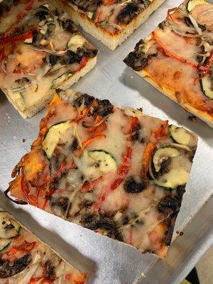 Veggie Pan Pizza