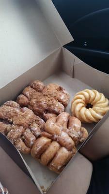 2 apple pie fritters, 1 regular , and 1 krueller . Awesome!