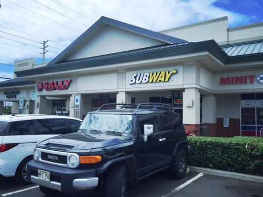 Exterior of the shop at Maui Marketplace.