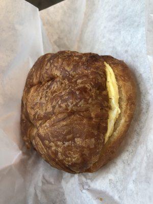 Diminutive croissant