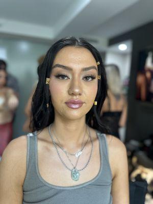 Full face Megan Fox style makeup