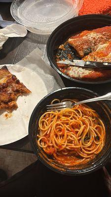 spagheetti with Side of pasta tomato sauce, Chicken Parmigiana, Bbq chicken slice