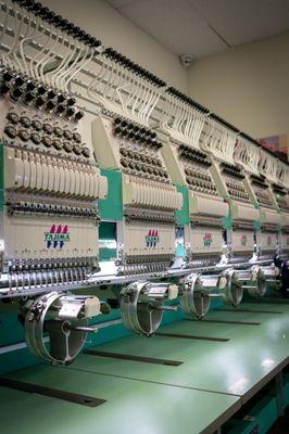 High performance 8 head embroidery machine