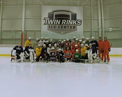 USA women's hockey team in Long Island 2015.