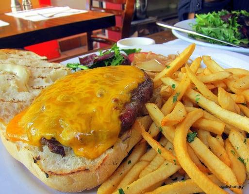 Chedder cheeseburger - $13