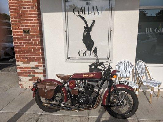 Old Classic Bike in front... Yep, this place is special.