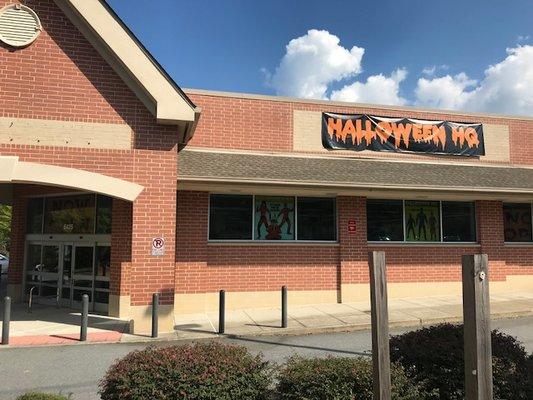 Halloween HQ 6425 Roswell Rd (former Walgreens)