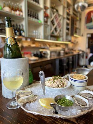 Crab dip and oysters!