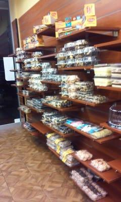 Fresh bakery items daily! Good neighborhood spot!