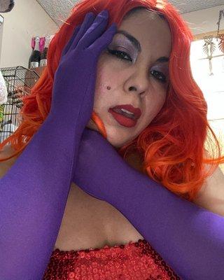 Jessica Rabbit wirh the wig, what is included is the gloves the wig is additional