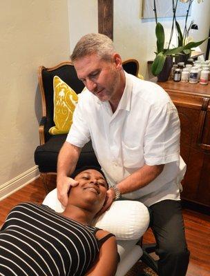 Gentle chiropractic adjustment relieves headache and neck pain! Also back pain, shoulder pain, knee pain, sports injuries, plantar fascitis.