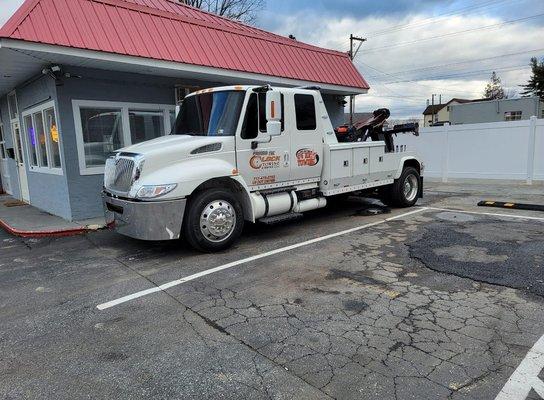 a new addition to our fleet, Now we offer our valued customers medium duty towing!