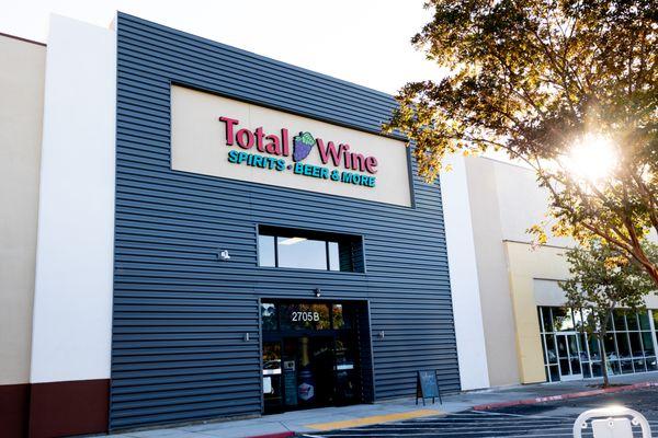 Stop by the newest wine, beer and spirit store in Santa Rosa, California!