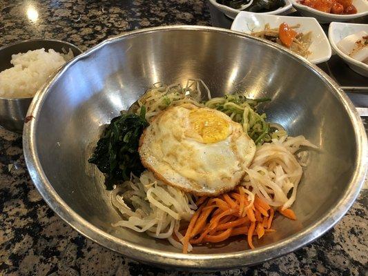 Beef bibimbap: quite some flavor and good portion!