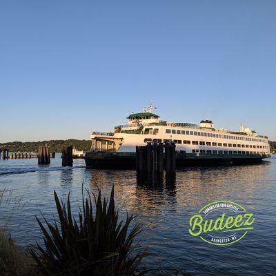 Coming to Bremerton from Seattle? We are only 1 mi from the ferry!