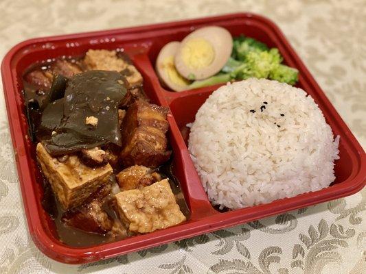 滷肉海帶豆腐飯 Seaweed Tofu Stew Pork Rice Set