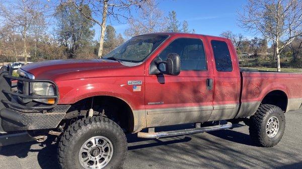 Beautiful 7.3 liter. 4-6" lift. New tires Rusty put on it.