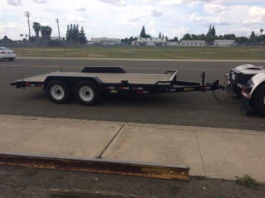 22 foot trailer, thats all that you need, easy to manage during skills test at DMV