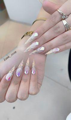 nails by Leon