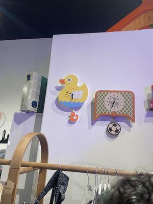 Little duck clock! Need for myself tbh.