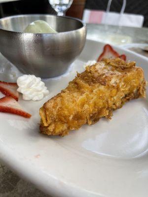 Fried cheesecake with pistachio ice cream