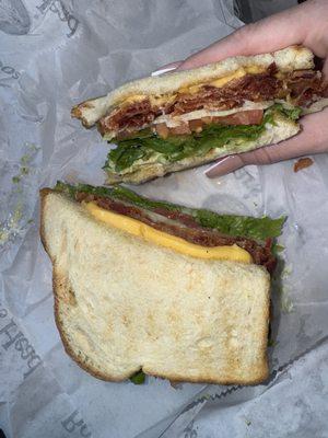 Súper BLT on sourdough