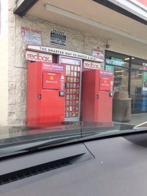 2 Redbox outside the 7 eleven