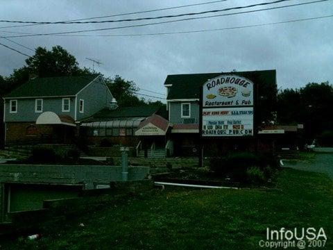 Roadhouse Pub (exterior and parking lot)