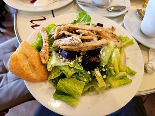 Beet salad with chicken