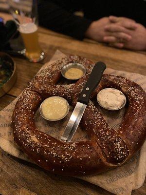 Giant Pretzel with cheeses