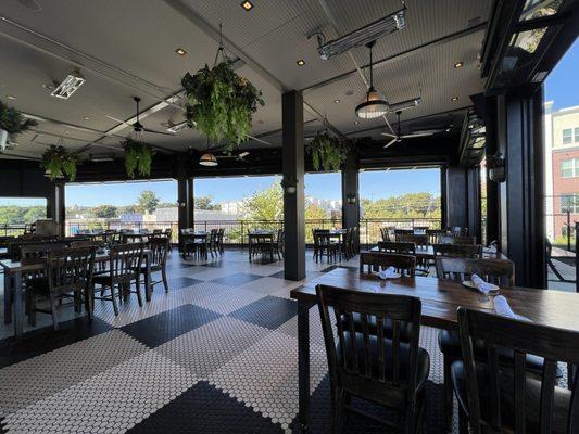 Indoor/outdoor dining area