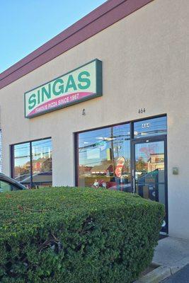 Singa's Famous Pizza started in Elmhurst in 1967. Also has locations in Floral Park, Flushing, Brooklyn and this Hicksville location.